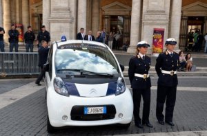 auto-polizia-municipale-roma-1