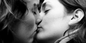 bacio-lesbo-