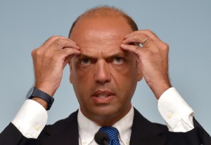 Alfano, ministro,indagine