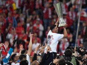 Il Siviglia alza al cielo la 5a Europa League