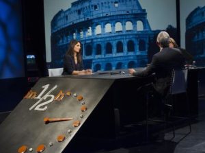 I candidati a sindaco di Roma, Virginia Raggi e Roberto Giachetti, durante il programma di Rai3 ''In mezz'ora'' condotto da Lucia Annunziata, Roma, 12 giugno 2016. Si è trattato del primo confronto in diretta tv tra i contendenti M5S e Pd del ballottaggio a Roma del 19 giugno. ANSA/ GIORGIO ONORATI