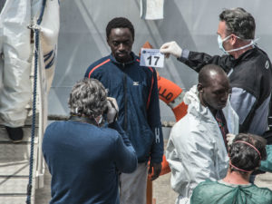 violenze verso i migranti