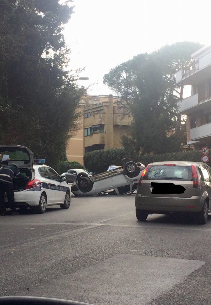 Incidente su via della Camilluccia