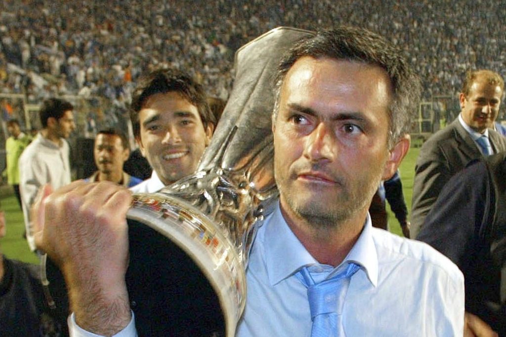 mourinho conquista l'europa porto-2003