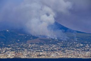 incendio sul Vesuvio