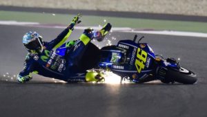 valentino rossi cade