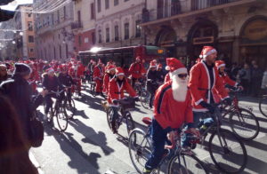 pedalata dei babbo natale