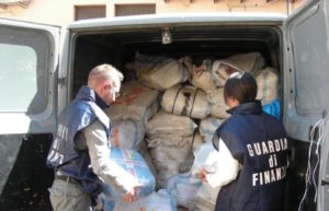 scoperto a Bari deposito di stoccaggio