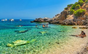 migliori-spiagge-sicilia-cala-della-disa-feature-alamy-low-res