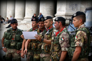 militare si suicida